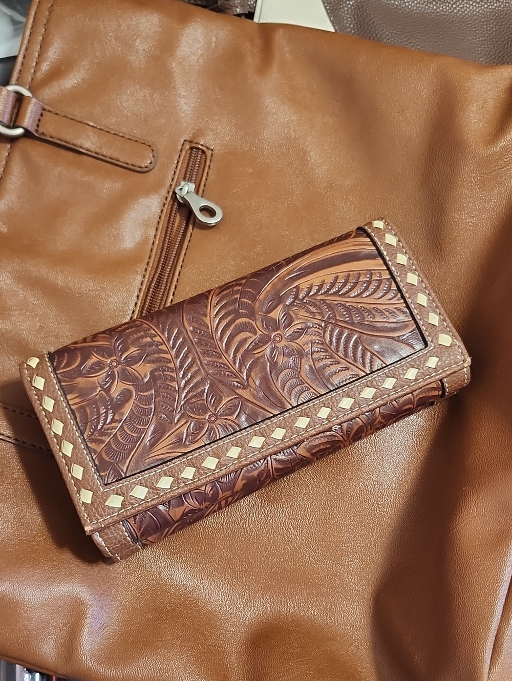 Blazin Roxx Brown Tooled Floral Leather Wallet with Contrast Trim